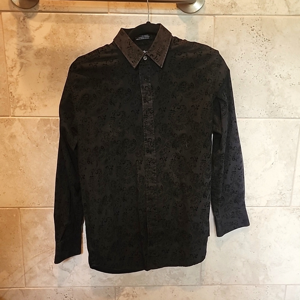 Polo Men's Small black paisley embossed button up shirt